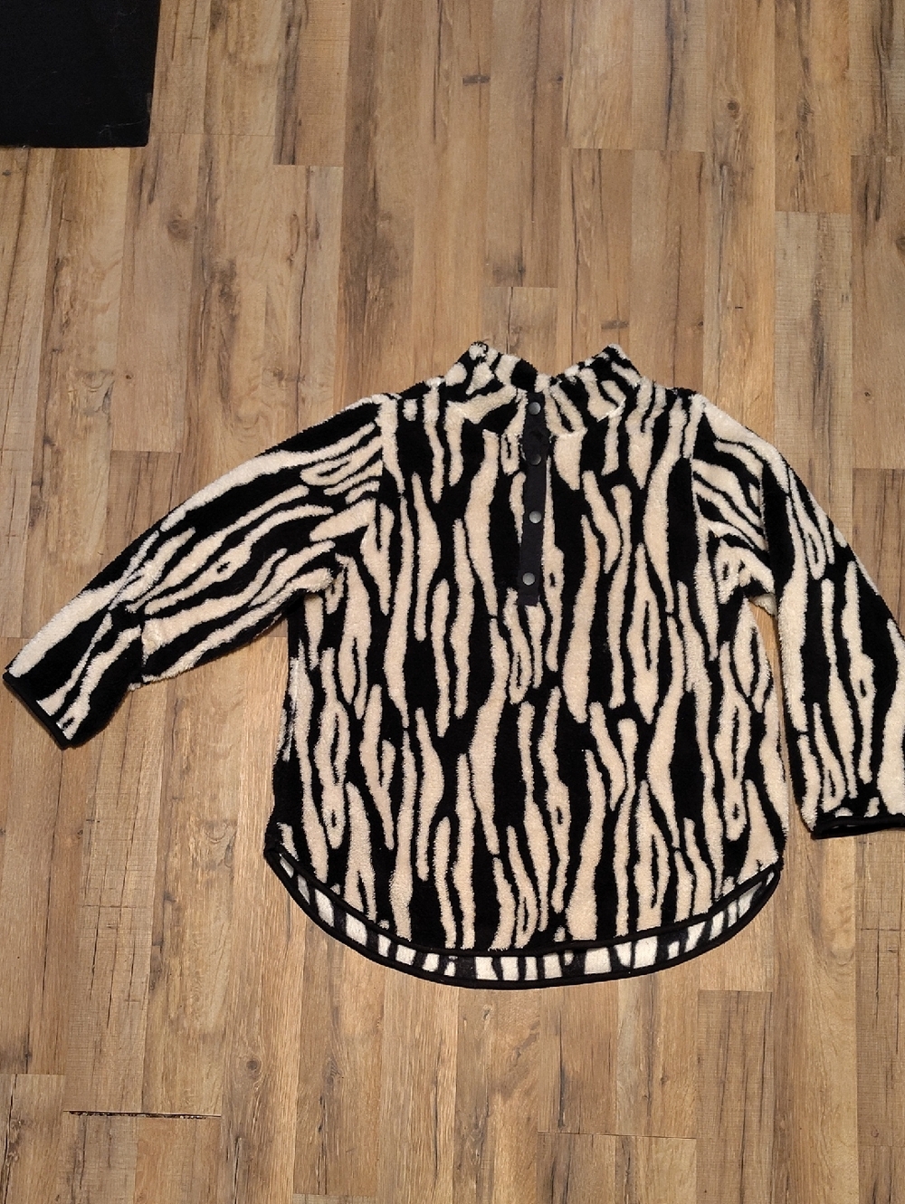 Terra & Sky Black and Cream Zebra Sherpa Pullover